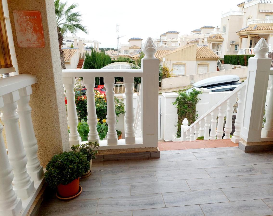 Fabulous Detached Large Villa 5 Bedrooms 3 Bathrooms Backing Onto Villamartin Golf Course Villamartin (Valencia) Exterior foto