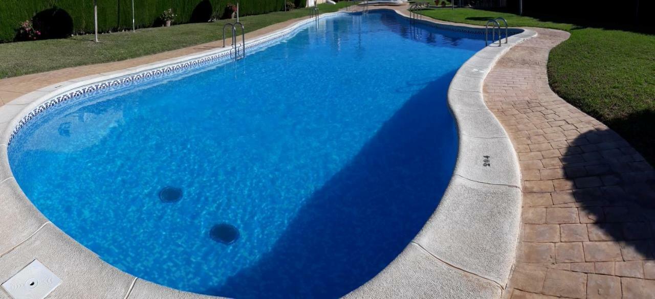 Fabulous Detached Large Villa 5 Bedrooms 3 Bathrooms Backing Onto Villamartin Golf Course Villamartin (Valencia) Exterior foto