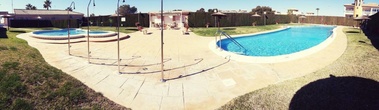 Fabulous Detached Large Villa 5 Bedrooms 3 Bathrooms Backing Onto Villamartin Golf Course Villamartin (Valencia) Exterior foto