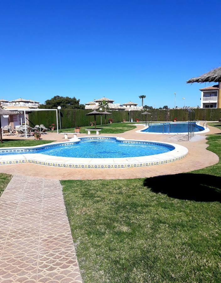 Fabulous Detached Large Villa 5 Bedrooms 3 Bathrooms Backing Onto Villamartin Golf Course Villamartin (Valencia) Exterior foto